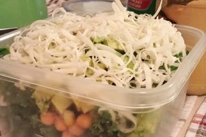 Salade de kale à la mexicaine avec vinaigrette crémeuse à l'avocat